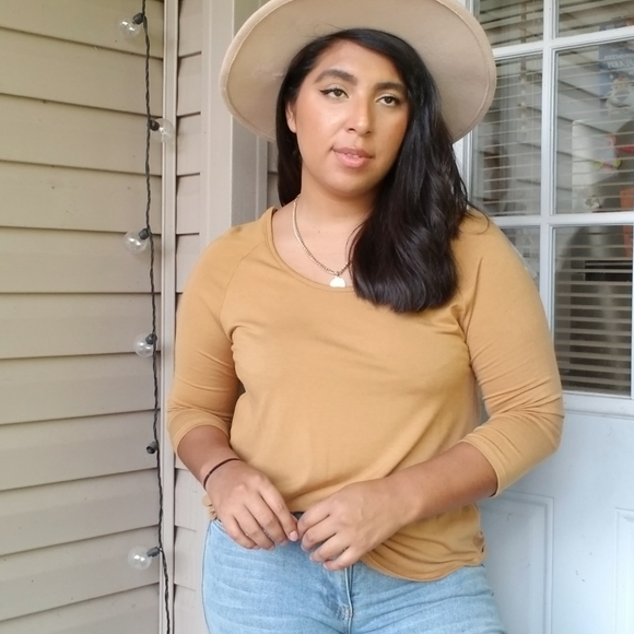 STAY GOLDEN MUSTARD TOP - Picture 7 of 16